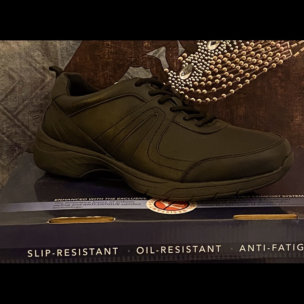 Easy Street Oil-Resistant Non-Slip Shoes Size 8 Women